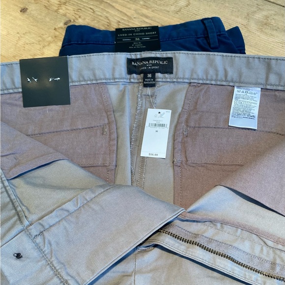 Banana Republic Lived-In chino shorts (2 pair, Grey/Navy) - Picture 4 of 8